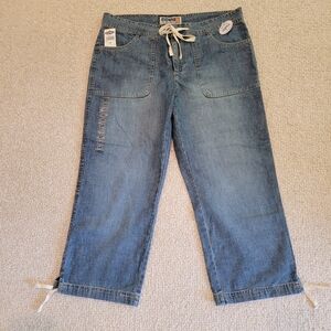 Old Navy Y2K Capri Cropped Jeans with Drawstring Size 10 Casual NWT Deadstock.